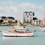 Maison Calme Et Climatisee - Proche Nimes & Arles *